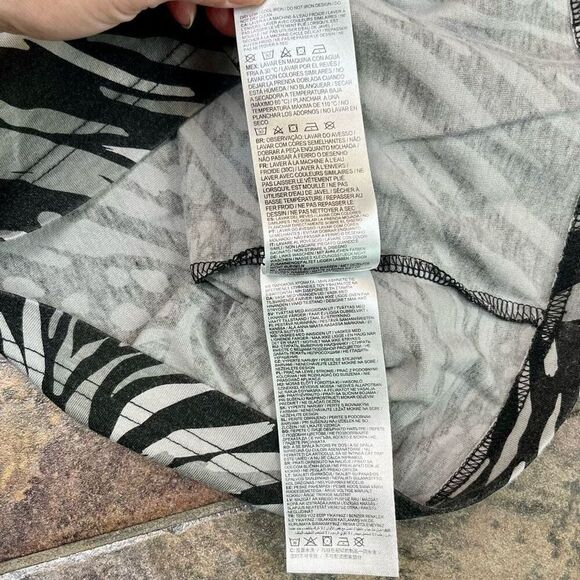 Jordan Tatum Zoo Black White Tee Shirt Large 12-13 - Picture 10 of 11